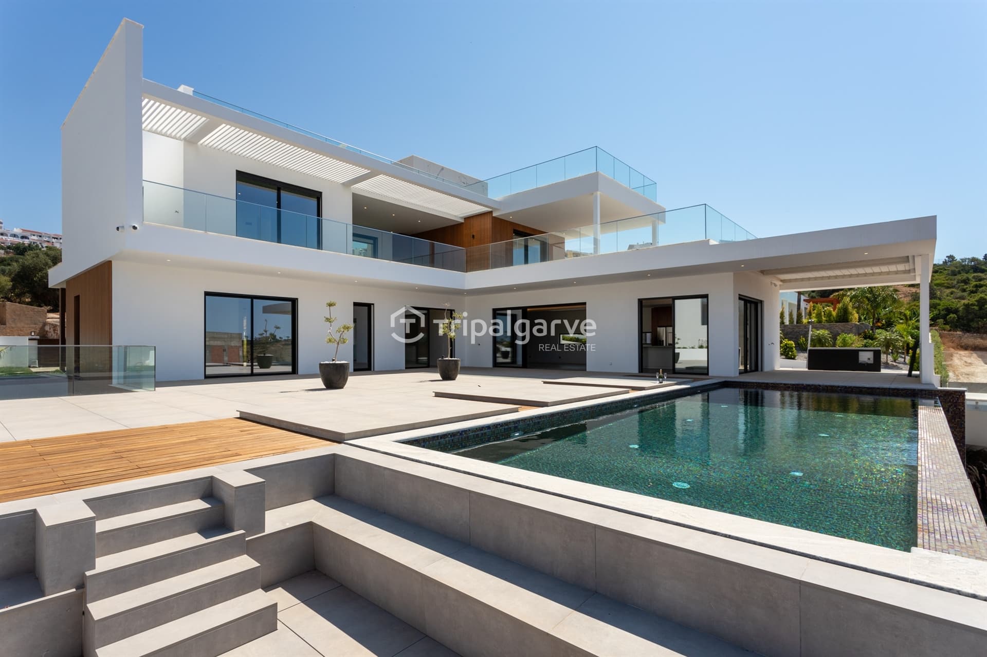 House T4